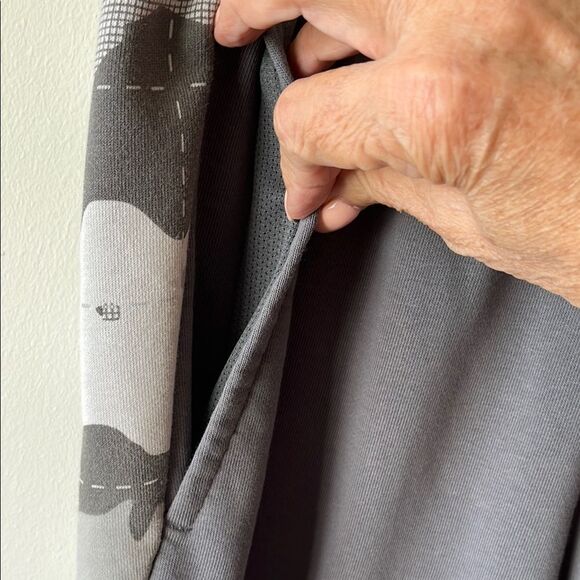 Nike Gray Sweatpants with Elastic Waistband and Tapered Legs - Picture 4 of 5